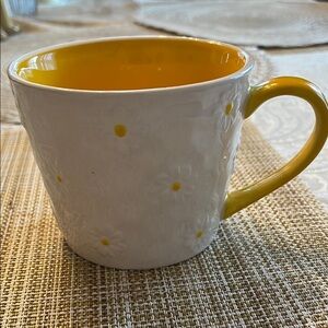 Harvest Green Design Large Yellow and White Floral Daisy Mug in EUC